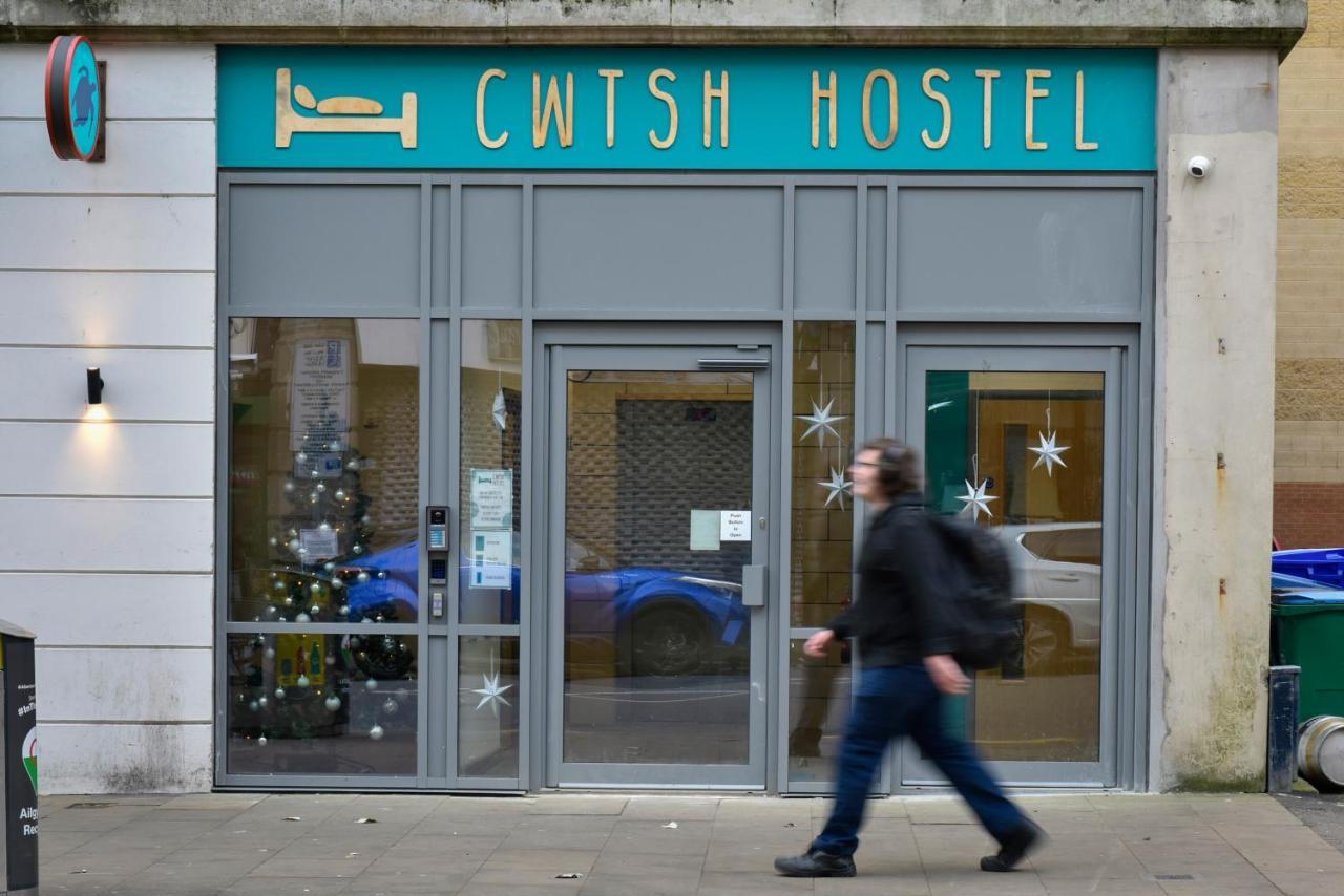 Cwtsh Hostel Swansea Dış mekan fotoğraf CWTSH hostel in London